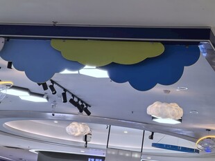 室内云朵装饰天花板景观
