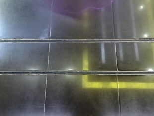 瓷砖地面反光几何线条画面