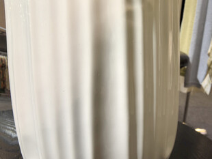 白色花筒局部展示