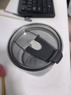 烟灰色透明便携水杯