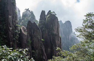 奇峰林立的壮美自然景观