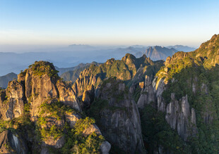 壮丽黄山奇峰景观