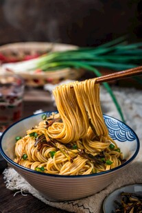 葱花拌面