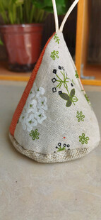 手工布艺锥形香包