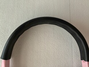 粉色黑色拼接弧形物件