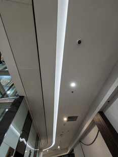 现代室内走廊天花板设计