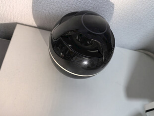 黑色半球形设备特写