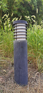 户外黑色柱状景观灯