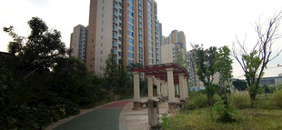 小区周边绿化与休息凉亭景观