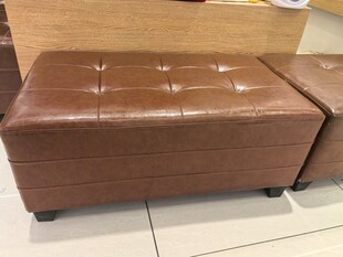 棕色皮质方形矮凳