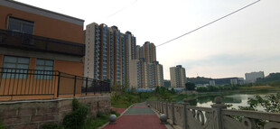 河岸城市高楼与周边建筑景观