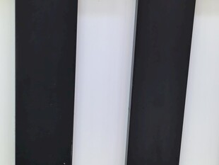 黑色长条物件展示