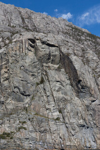 壮观岩石山体景观