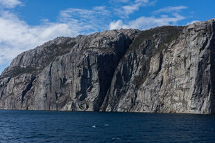 壮丽海岸悬崖风景