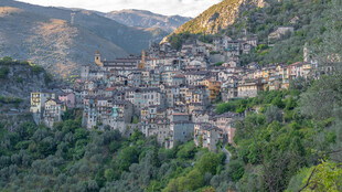 山间村落美景