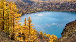 驼峰岭天池秋色