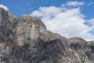 巍峨壮丽的高山景观