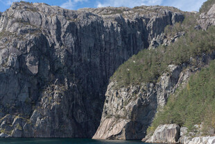 壮丽悬崖海岸景观