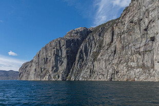 壮丽海边悬崖景观