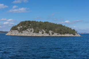 海中绿岛 蓝天碧海风光