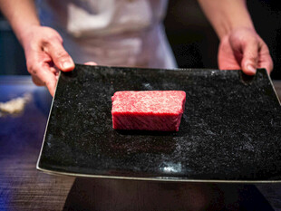 新鲜生牛肉切片展示