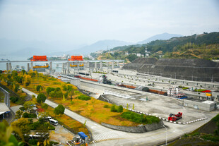 三峡双线五级船闸