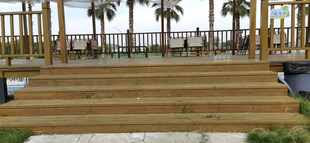 户外木质休闲建筑场景