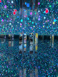 梦幻灯光艺术空间场景