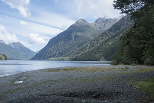 壮丽山水湖景风光图