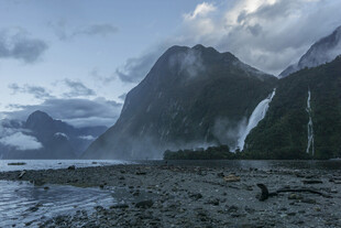 壮丽峡湾山水景观