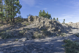 荒野嶙峋岩石景观