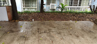 室内潮湿地面场景