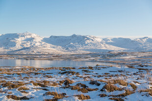 冬日雪山旷野风景图