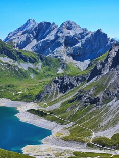 高山湖泊