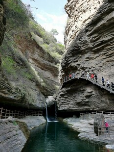 峡谷栈道美景