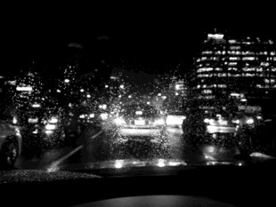 夜晚城市道路行车景象