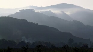 晨色中的建设者