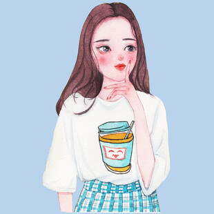 可爱女孩身着卡通图案上衣