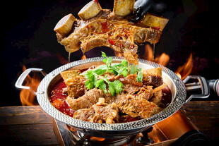 美味炭火火锅