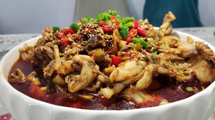 香辣可口的美味牛蛙