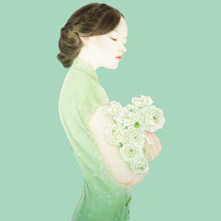 持花绿衣女子优雅侧影