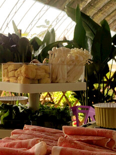 超市生鲜区的多样食材