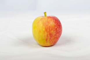 红黄相间的新鲜苹果