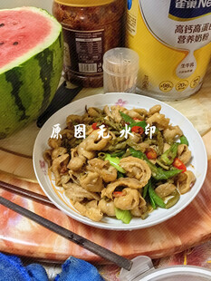 酸辣椒炒肥肠