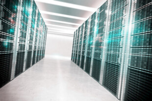 数据中心内的服务器阵列