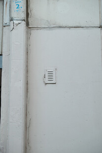 墙面白色开关插座特写