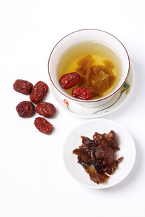 红枣银耳羹食材展示