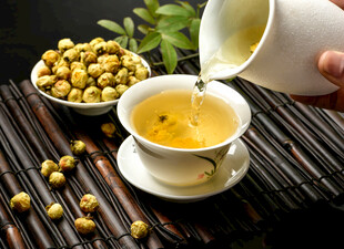 冲泡清香胎菊茶画面