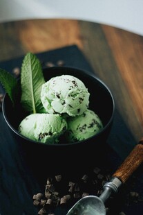 薄荷冰淇淋 清新美味诱惑