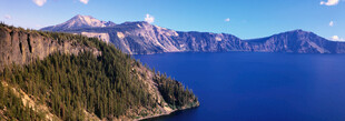 壮丽火山湖景观